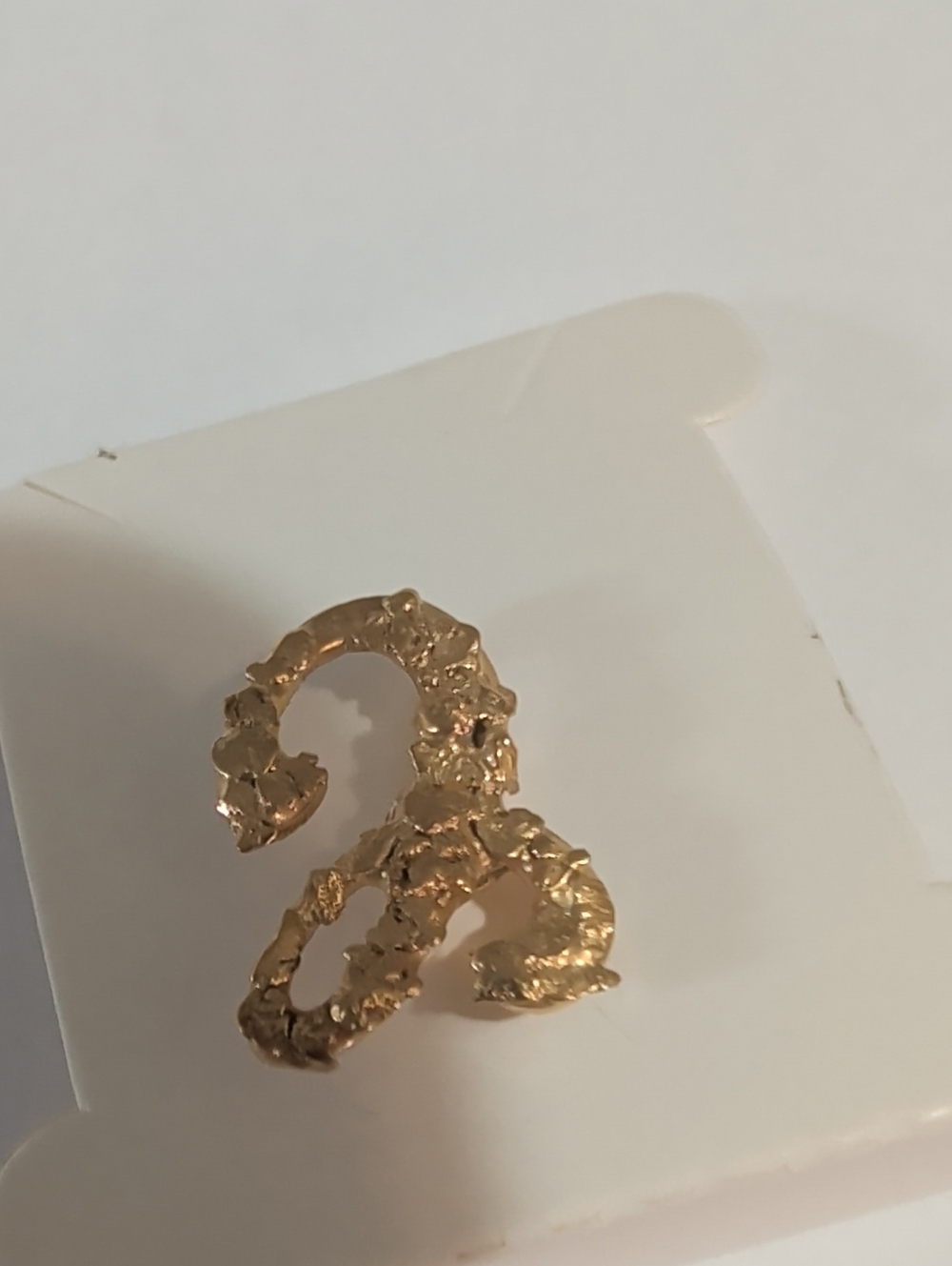 22 CaratGold Nugget Letter E Brooch - Women Jewelry